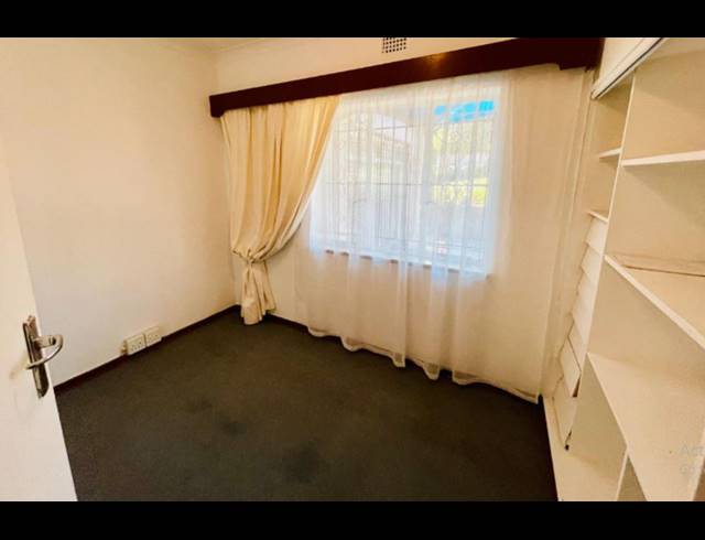 5 BEDROOM HOUSE FOR SALE IN LINMEYER